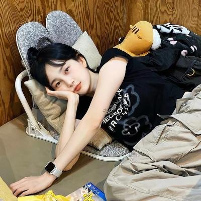 狙魔女杰第一季 在线观看封面